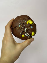 Load image into Gallery viewer, Easter Ultimate Treats Box!
