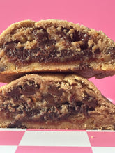 Load image into Gallery viewer, The New Yorker (V)
